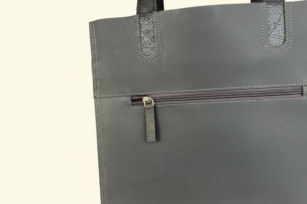 Back zip close-up