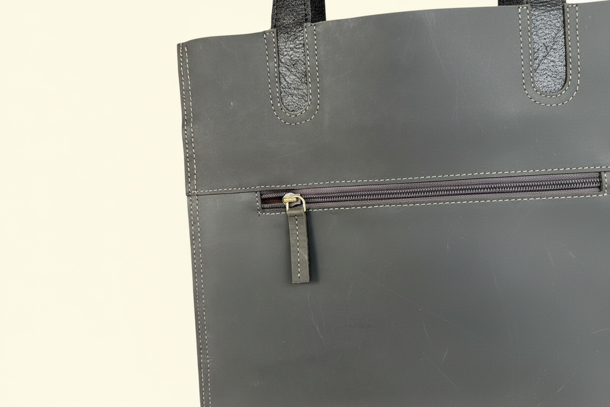 Back zip close-up