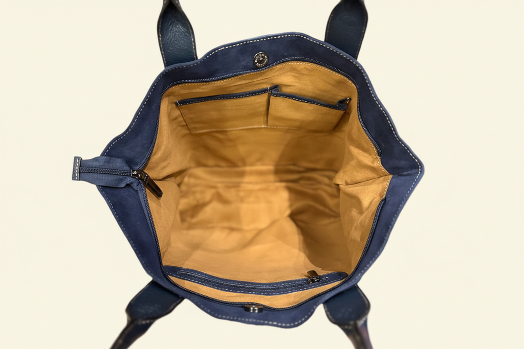 Navy Interior – Cream BG